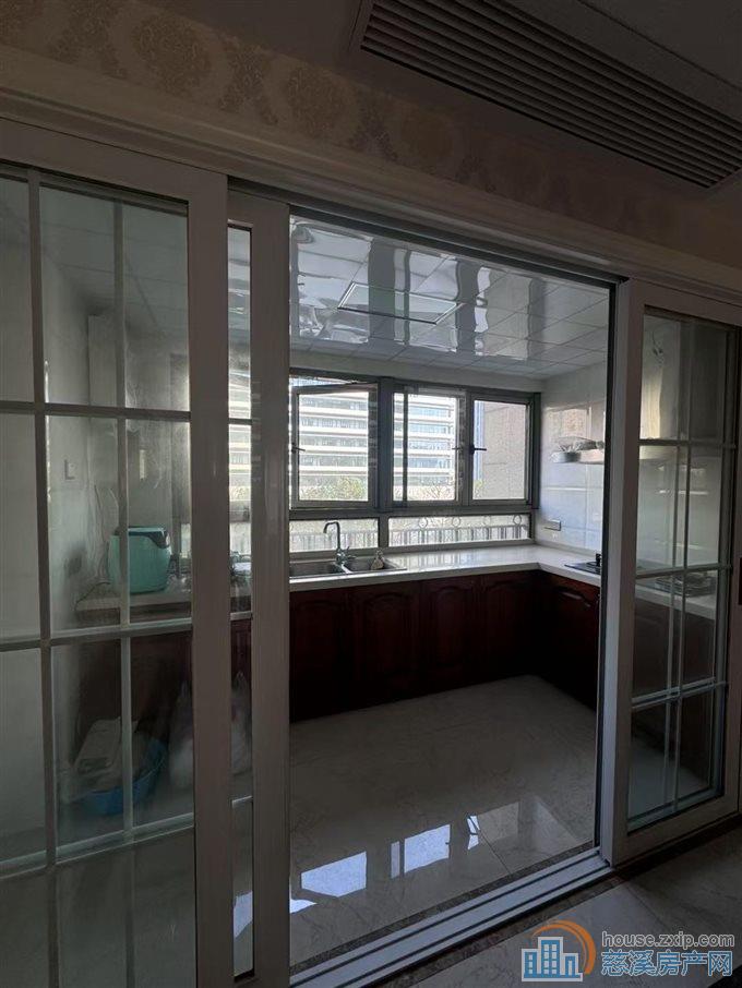 太子湾160平方朝南三间直接