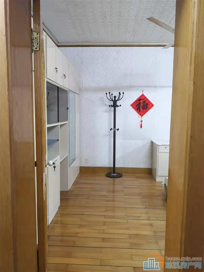 新城新村120平带燃气3房2厅