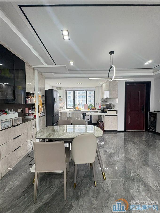 阅江府 精装162平方305万楼.王位置