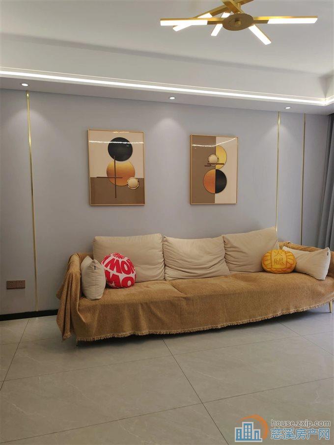 保利银杏小镇88平132万精装