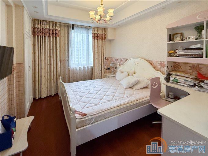 新城大道上财富中心 豪装100 楼层好