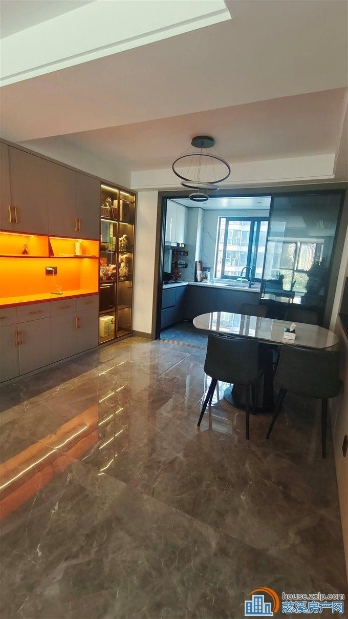 银杏小镇 洋房 精装127平159.5万