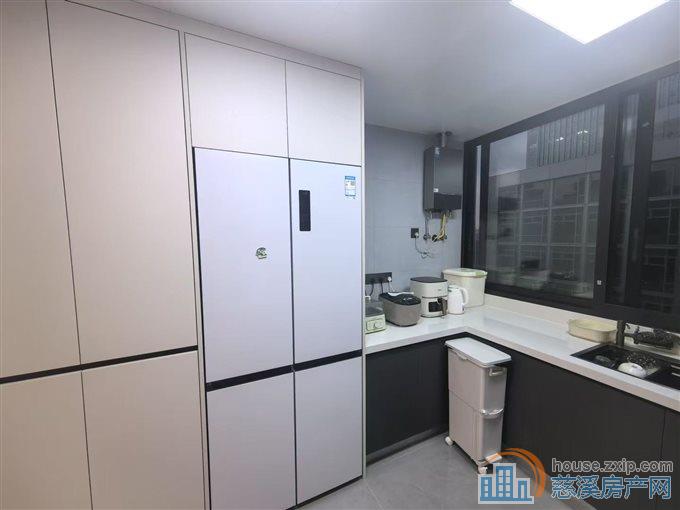 梅林苑92平东边套黄金楼层全新精装