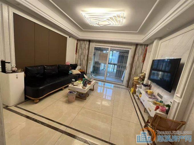 金仕华庭124平，精装修，楼层好，225