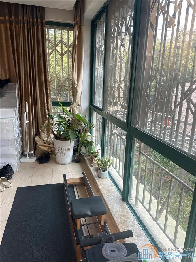 实验公寓146平210万带车位豪华装修