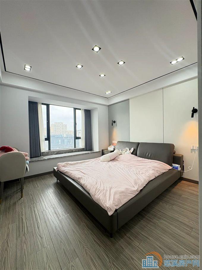 阅江府 精装162平方305万楼.王位置