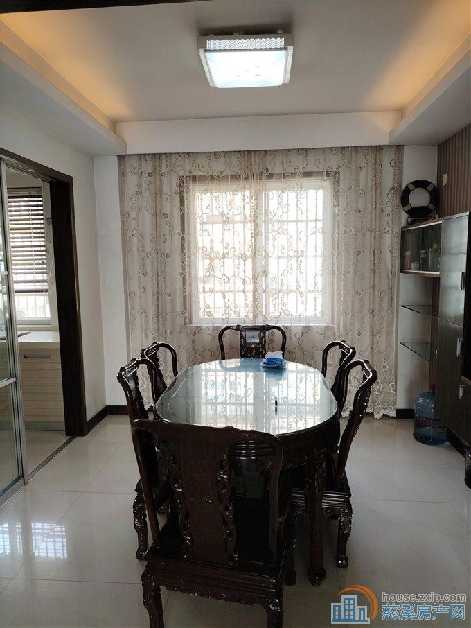 大通花园二期 197平218万朝南大车库