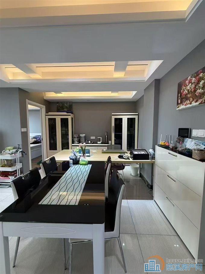 阳光城一期100平三间朝南婚装150万