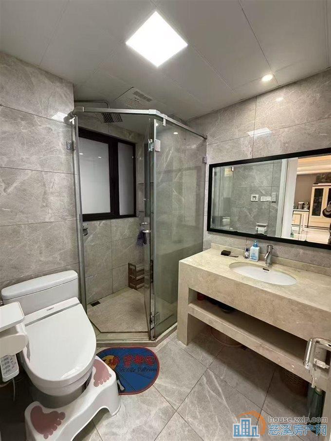 阳光城一期100平三间朝南婚装150万