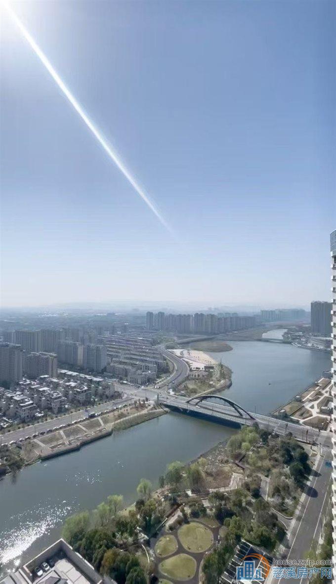 云顶381平明月湖景观带双车位2年到