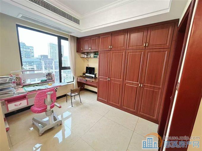 金仕华庭124平豪装带车位可读书