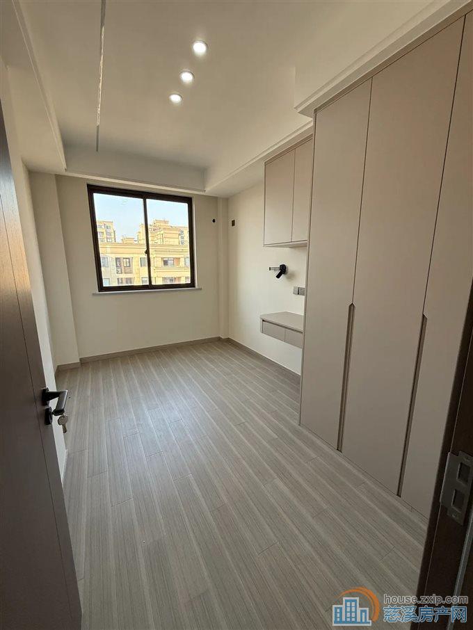 尚德家园 90平10层电梯洋房全新精装