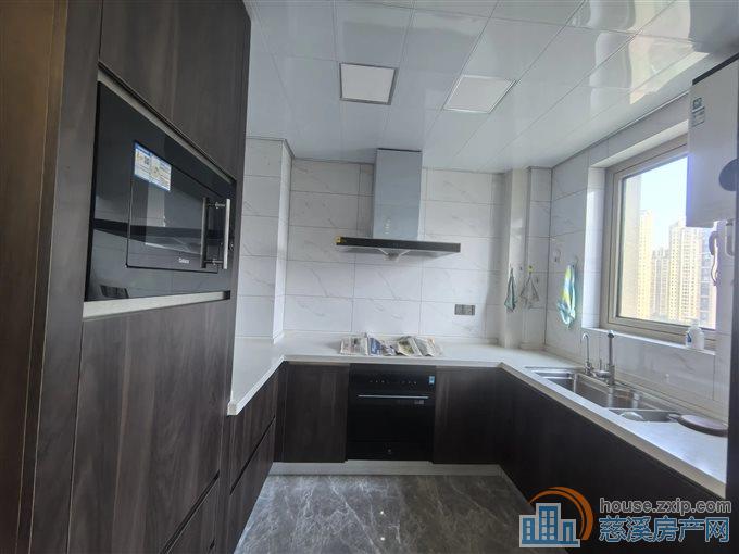 太子湾166平精装未入住采光好