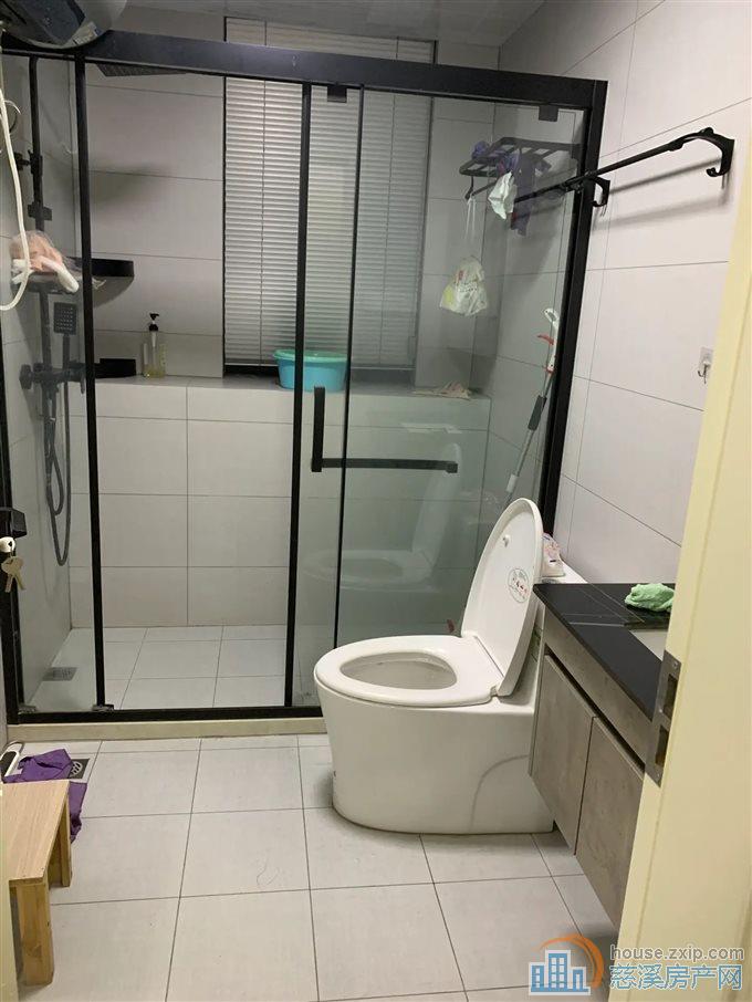 鸣北小区 楼.王位置154平185万车位