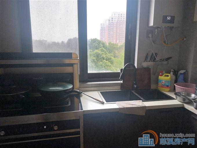 俯院江南北区125平178万带车位