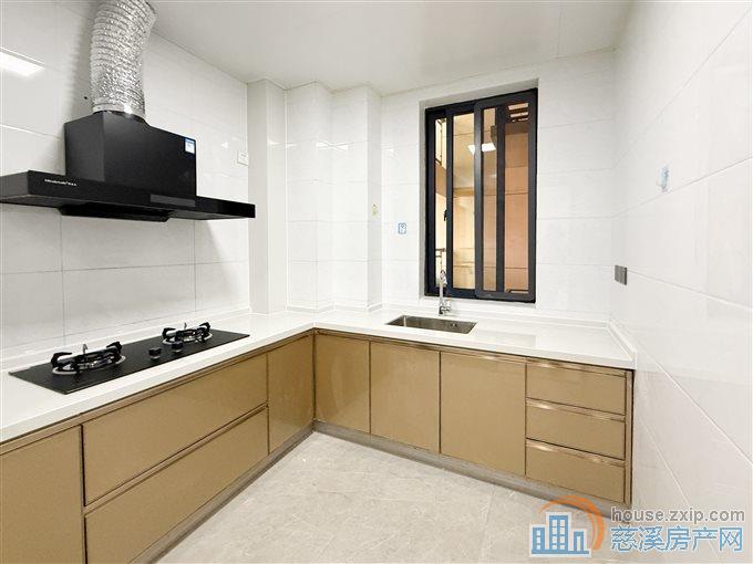 明月佳苑90平116.8万带车位杂物间