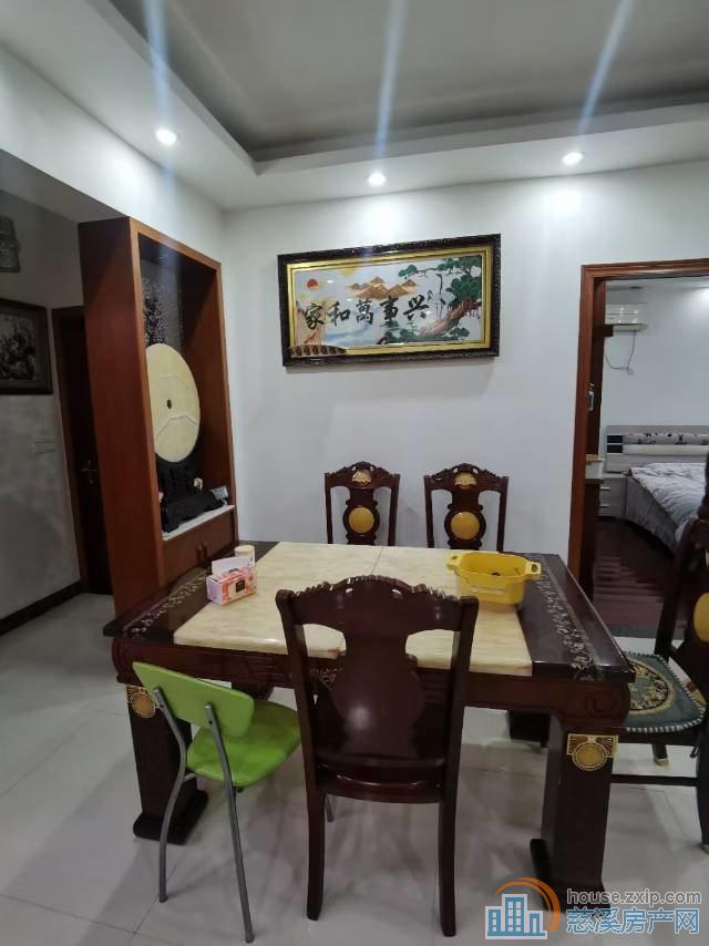 嘉都苑低楼层面积109平车库精装122万