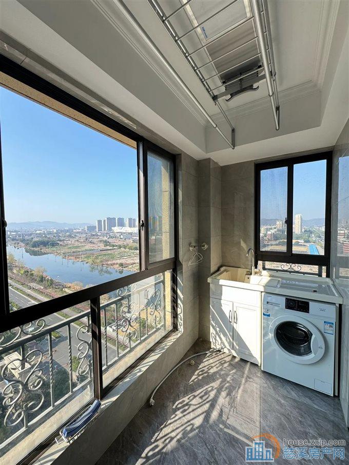 元亨雅园127平 218万带车位 精装