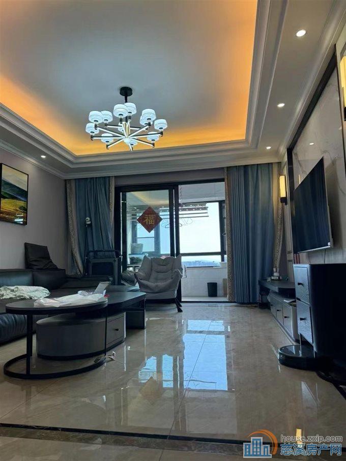 金地鸿悦景观层185平精装带车位2年到