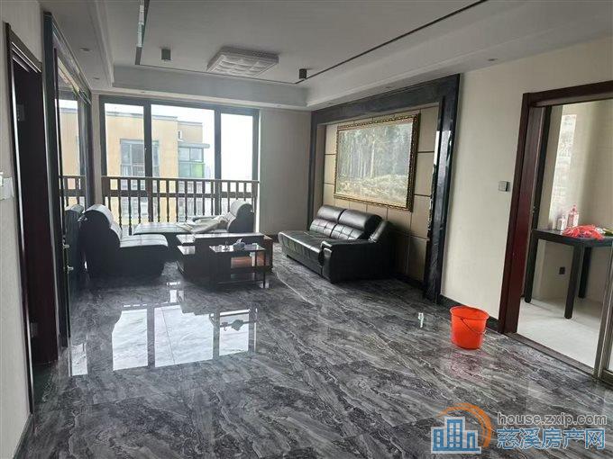 界牌新村151平精装送车位架空层