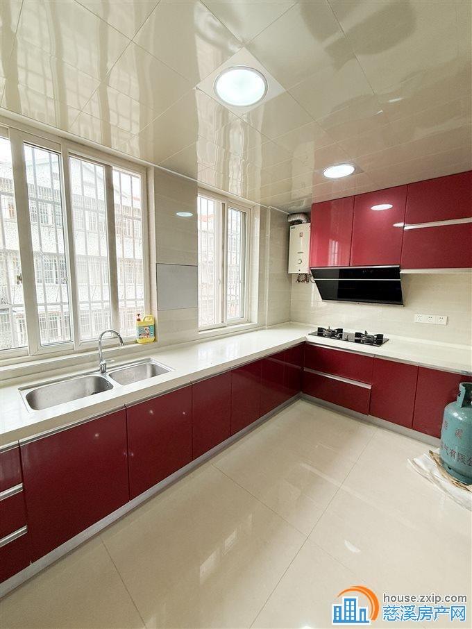 三北公寓157平145万送朝南大车库