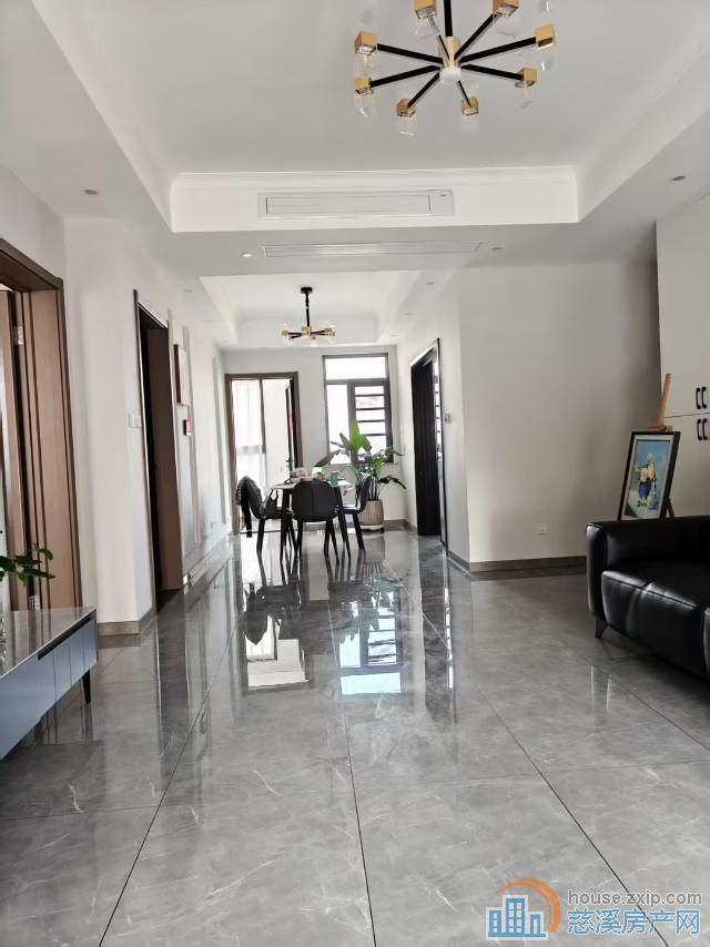 阳光城二期婚装143平方