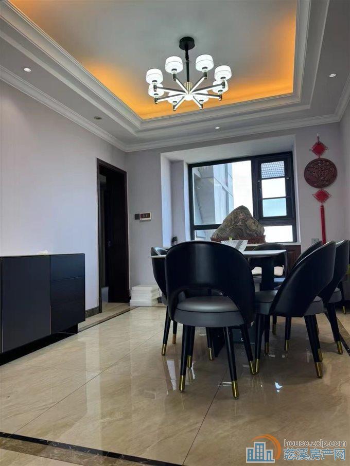 金地鸿悦景观层185平精装带车位2年到