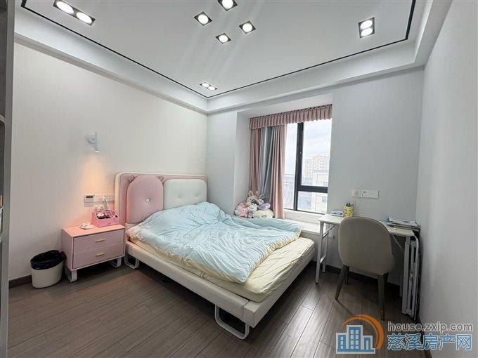 阅江府 精装162平方305万楼.王位置