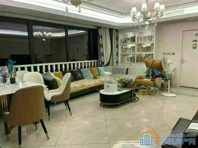 绿城诚园精装130平十车位一间