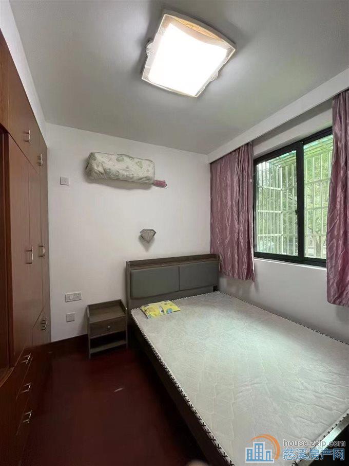 城东新村4楼65平方112万精装