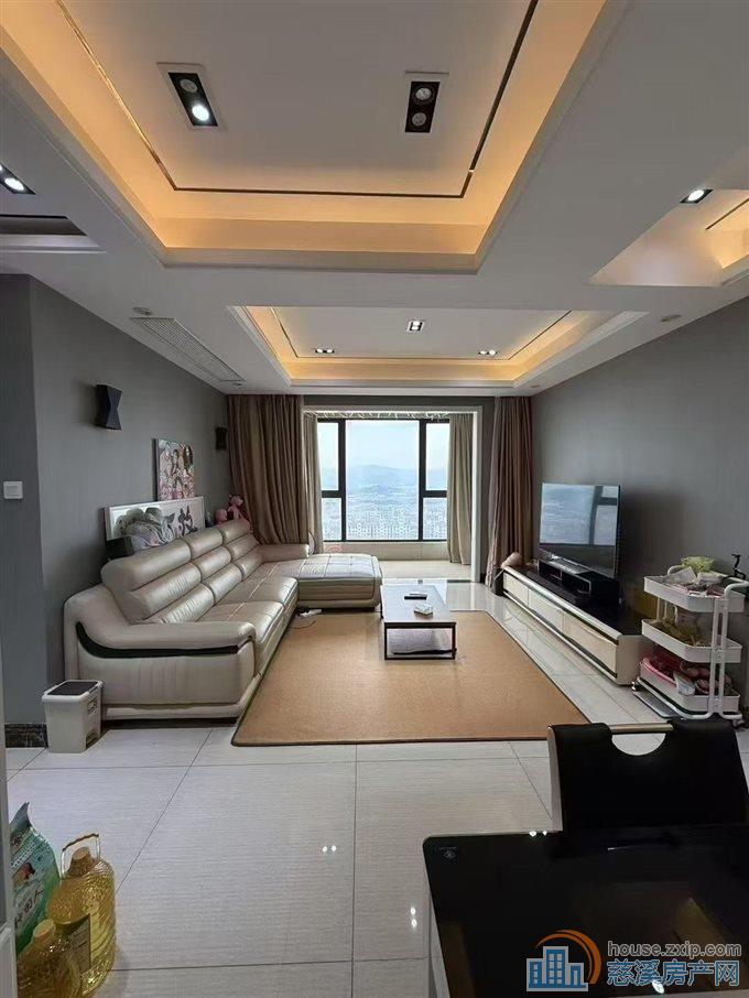 阳光城一期100平三间朝南婚装150万