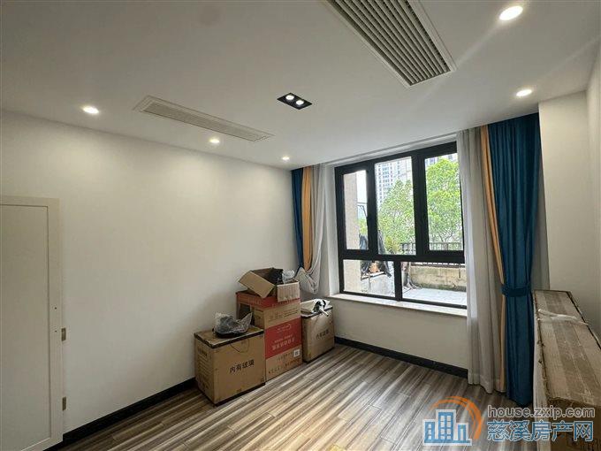 华润凯旋门  精装修 带露台