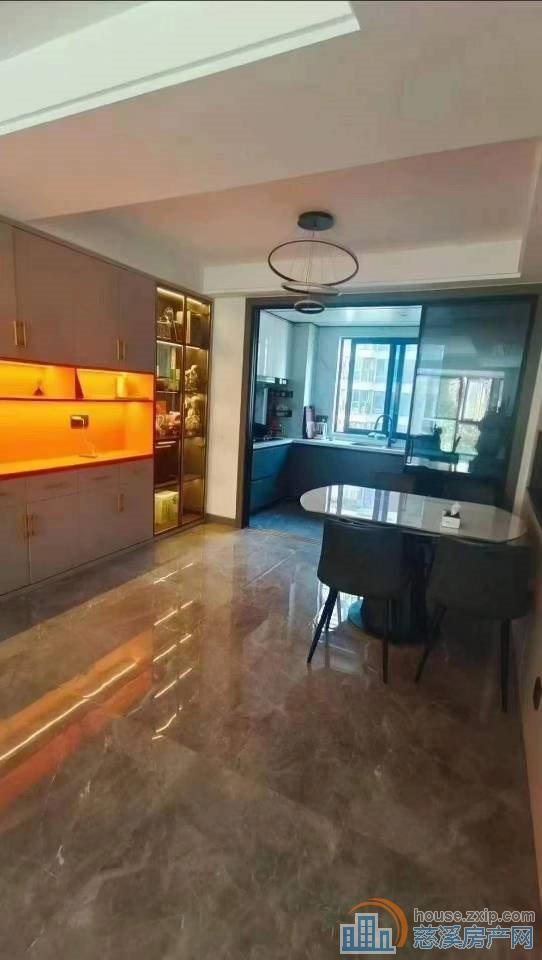 出售银杏小镇,127平方,新装修