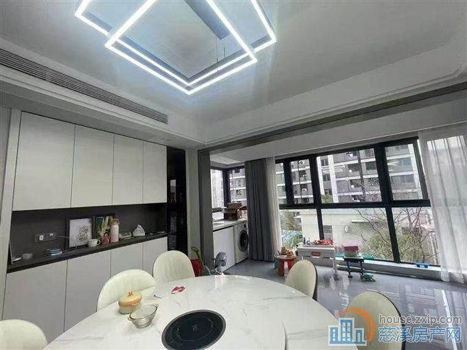 辉逸云庭143平中低楼层精装修