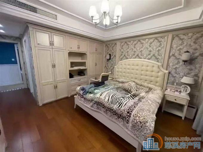 金仕华庭142平方 东边套，