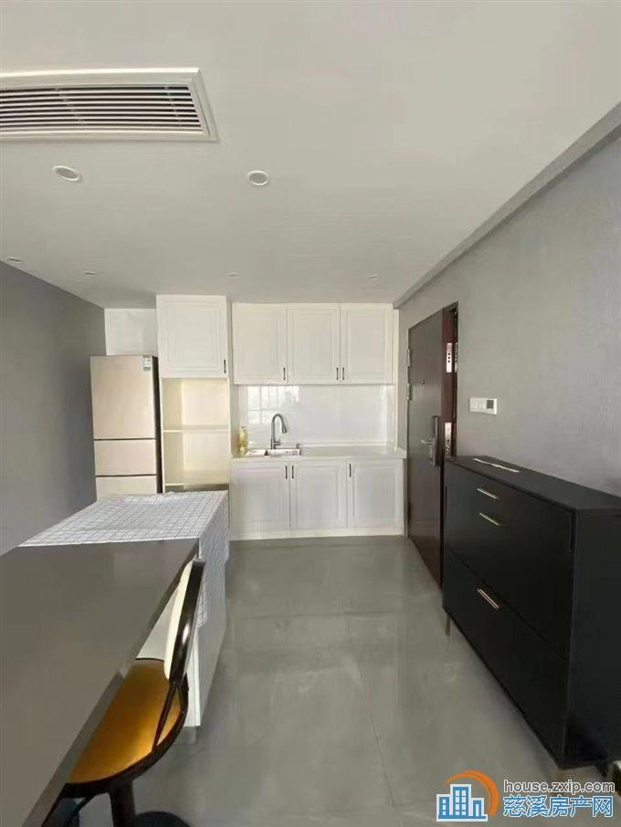 出售波斯曼77平118万，无读书，出租中