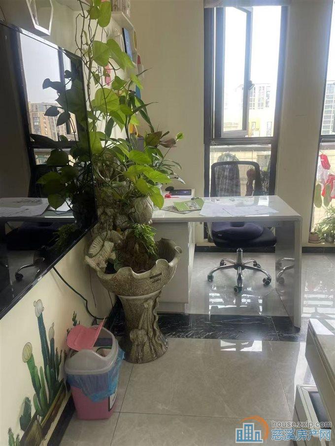 新潮塘南苑60平豪装带产权车位好楼层