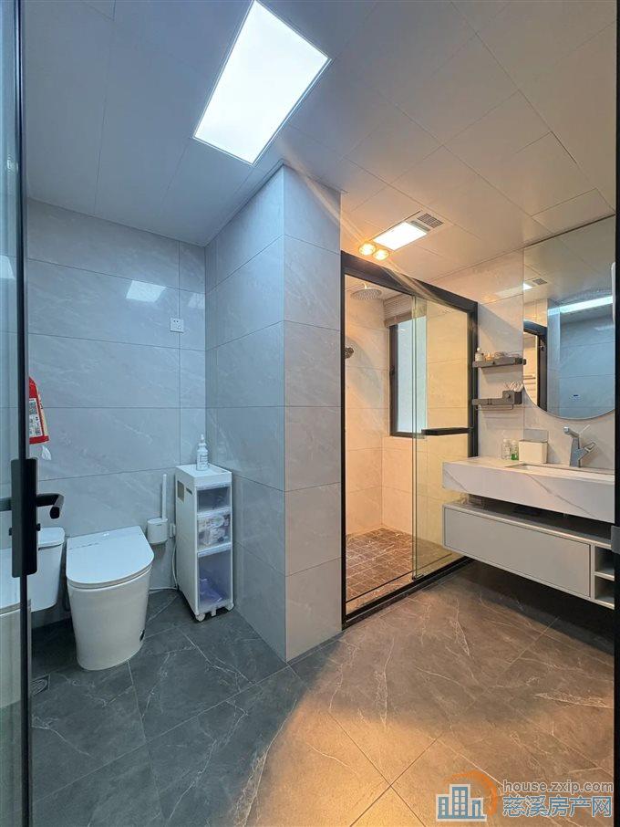 阅江府 精装162平方305万楼.王位置