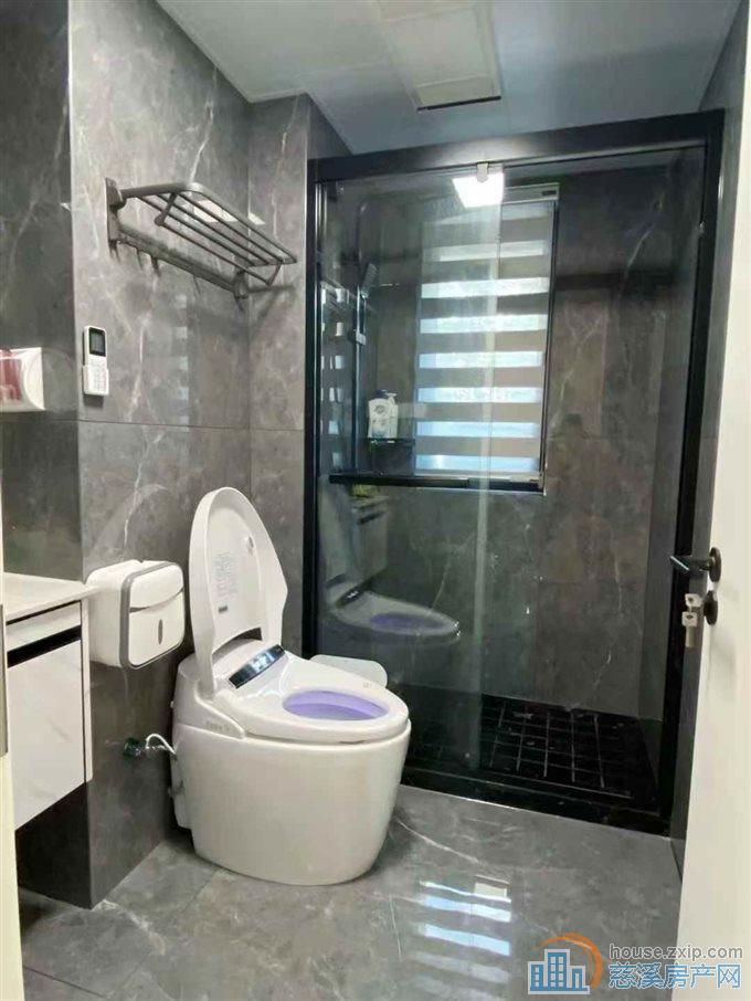 誉林府 三室两厅两卫全新精装