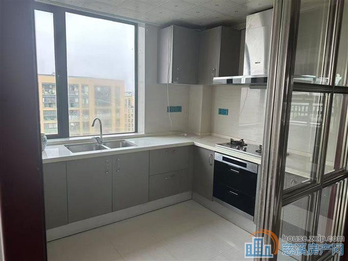 界牌新村151平精装送车位架空层