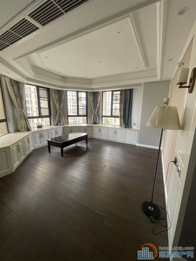 华润凯旋门220平地暖品牌家电家具全送