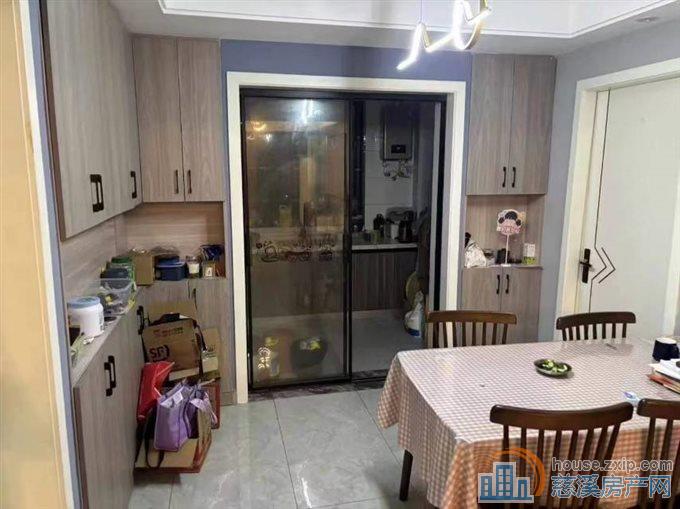 白彭小区多层110平豪华装修120万