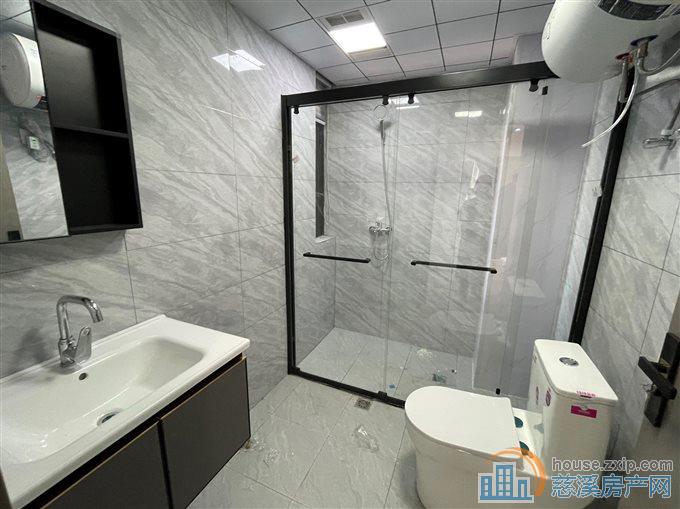 租江南大院朝南两室2800看中可谈