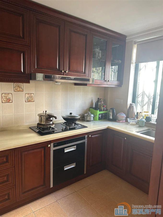 实验公寓146平210万带车位豪华装修