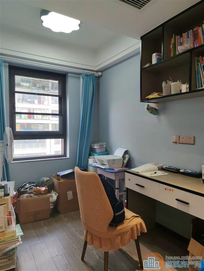 保利银杏小镇88平132万精装