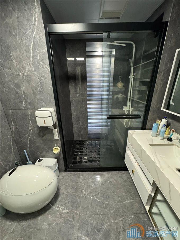 誉林府 精装114平方215万低总价