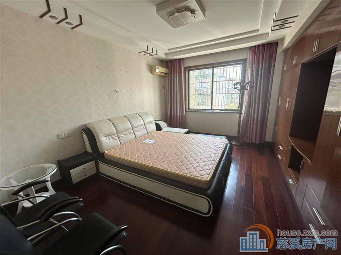 胜地名苑143平140万