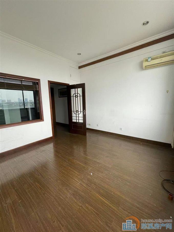 金汇大厦，近吾悦