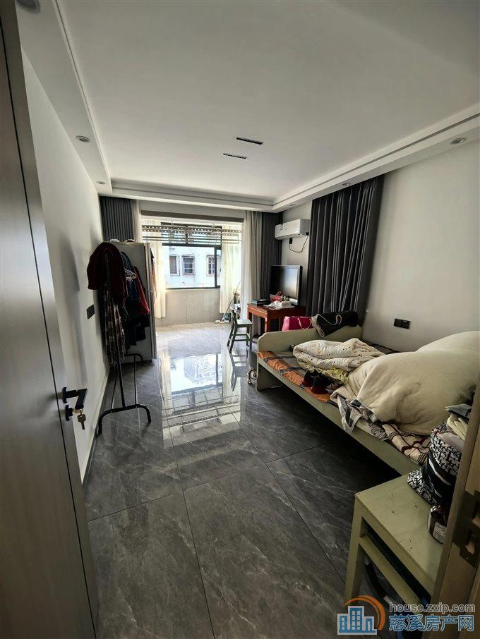 城东新村69平118万东边套精装修