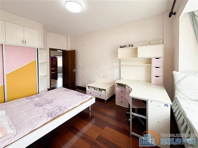 华泰西苑 精装修 带朝南大车库